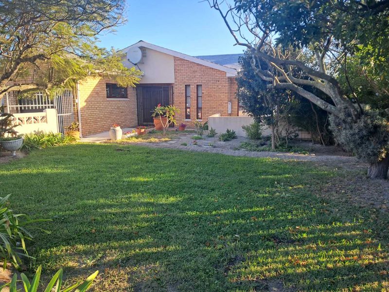 ELEGANT COASTAL RETREAT - Photo 4