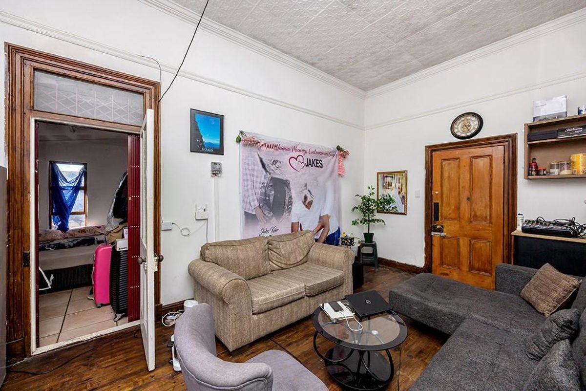 Investment Opportunity: Spacious 7 Bedroom House in Vasco Estate, Goodwood - Photo 4