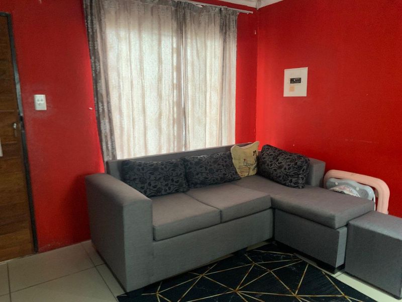 2 bedroom town house for sale in Naturena ext 13 - Photo 5