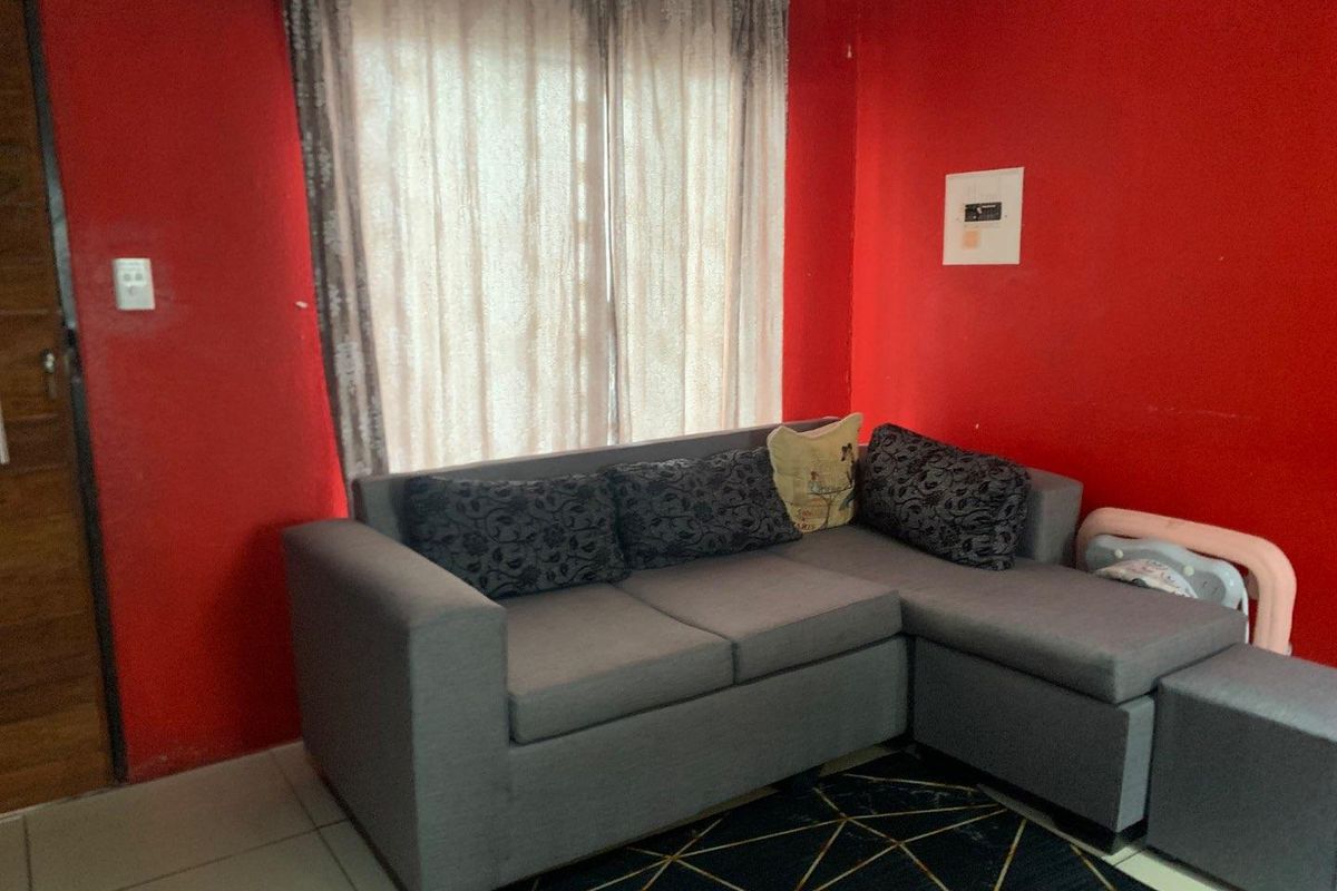 2 bedroom town house for sale in Naturena ext 13 - Photo 5