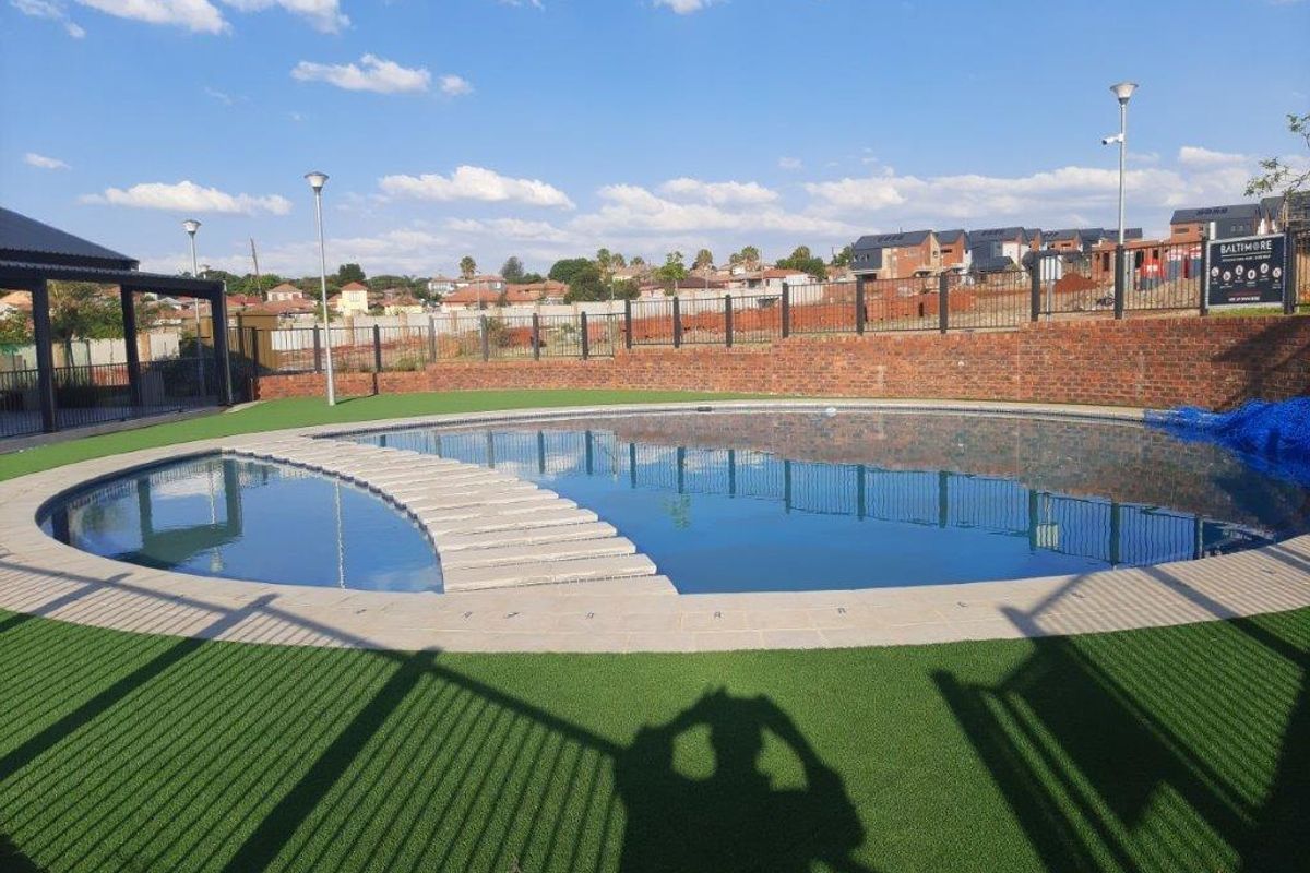 Beautiful 3 Bedroom Cluster in Northriding - Photo 2