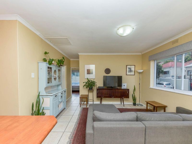 Spacious Two Bedroom Apartment - Photo 4