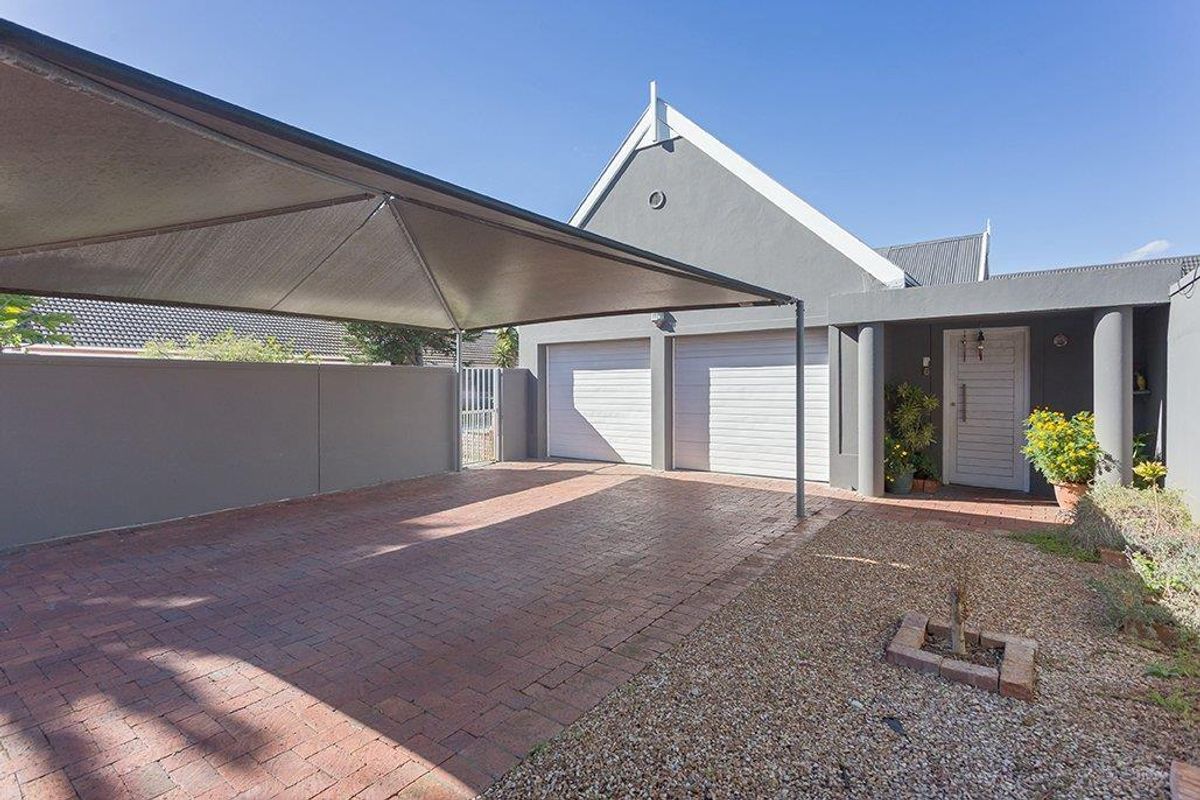Prime Location, Family Home,Work from home !!! - Photo 3