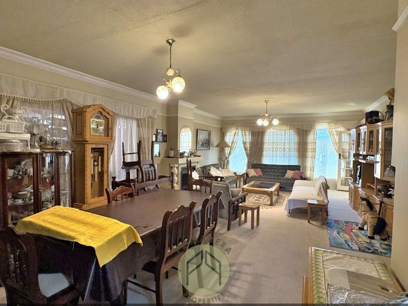 4 Bedroom Double-Storey House With 5 Flats For Sale in Hage Heights, Swakopmund - Photo 8