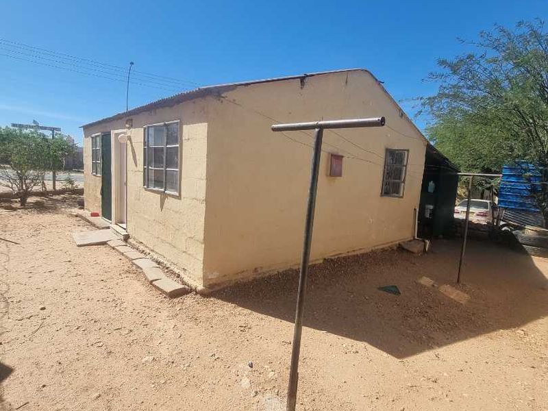 OLD HOUSE IN KATUTURA CENTRAL - Photo 3
