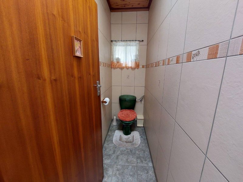 For Sale  Olympia - Freestanding home with flat - Photo 8