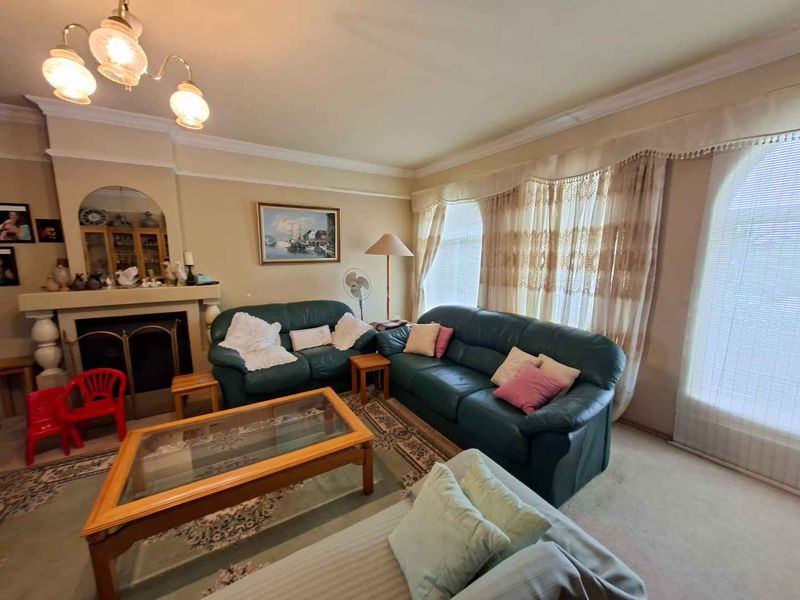 "Income Potential: 4-Bedroom Home + Three Flats!" - Photo 8