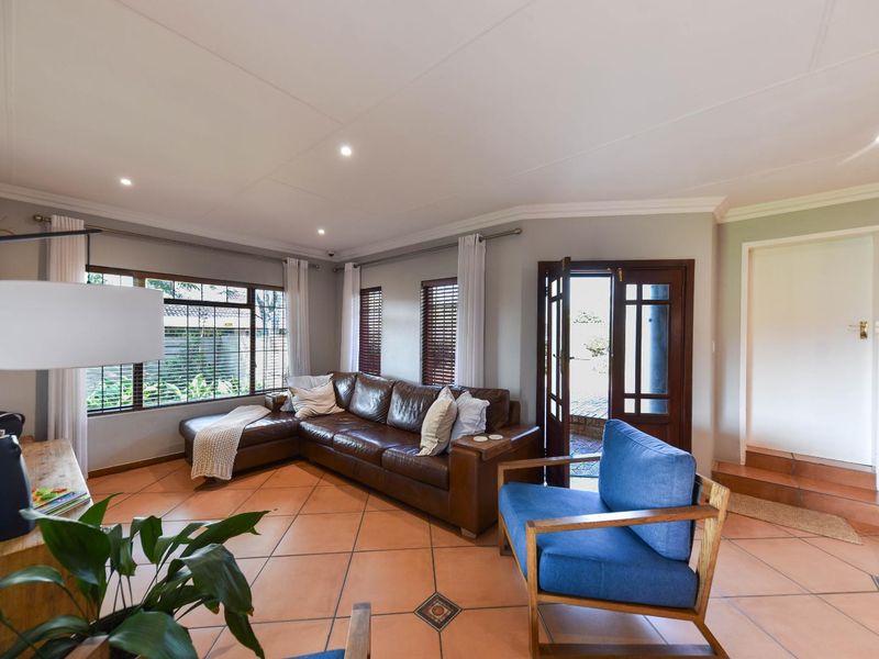 Single-level three bedroom duet in quiet crescent - Moreleta Park - Photo 5