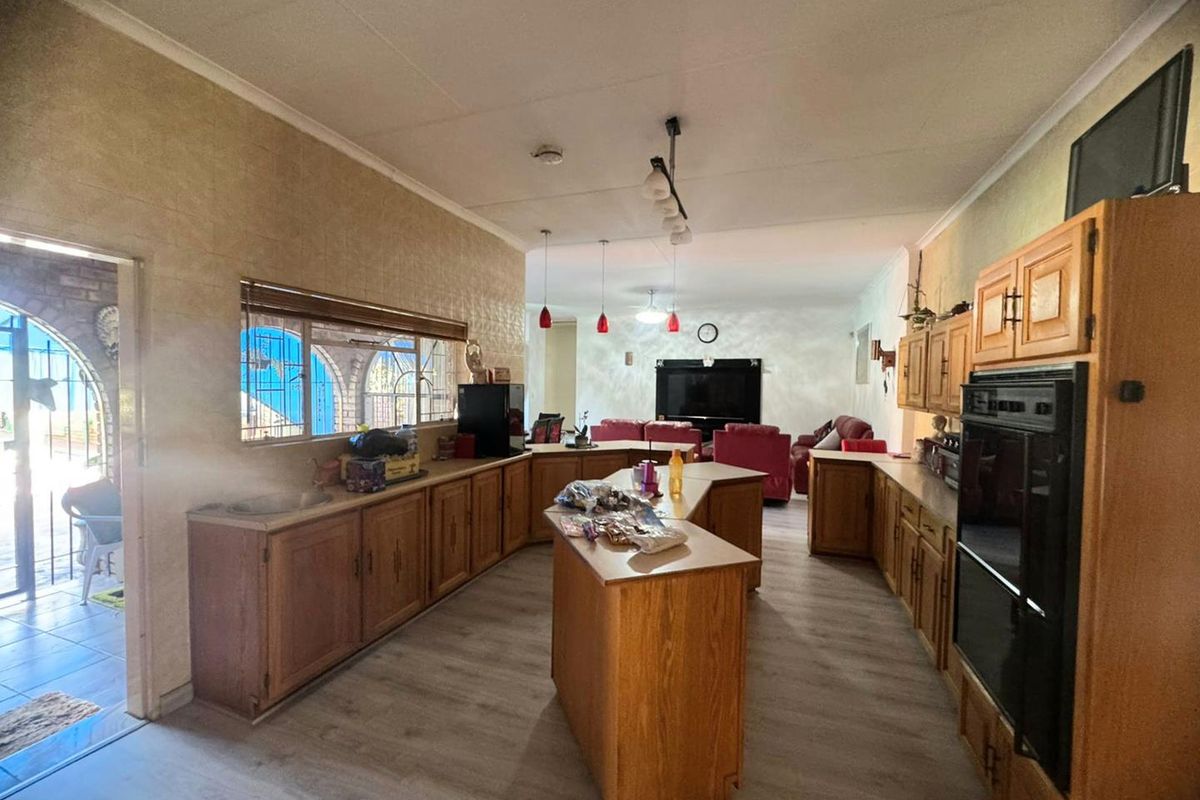 Five bedrooms house for sale in Mountain View - Photo 3