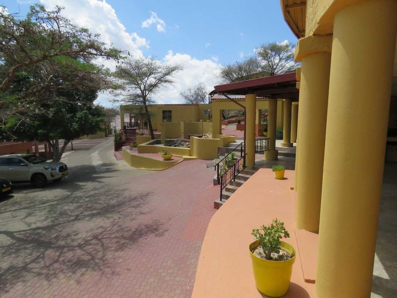 Large Rental Property with Multiple Rooms & Conference Space - Photo 4