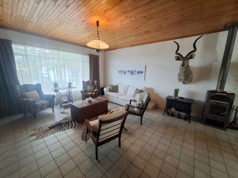 Family home with a flat - Photo 3