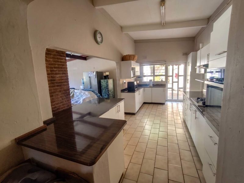 Spacious Family Home with Pool & Entertainment Area in Westville To Let - Photo 3
