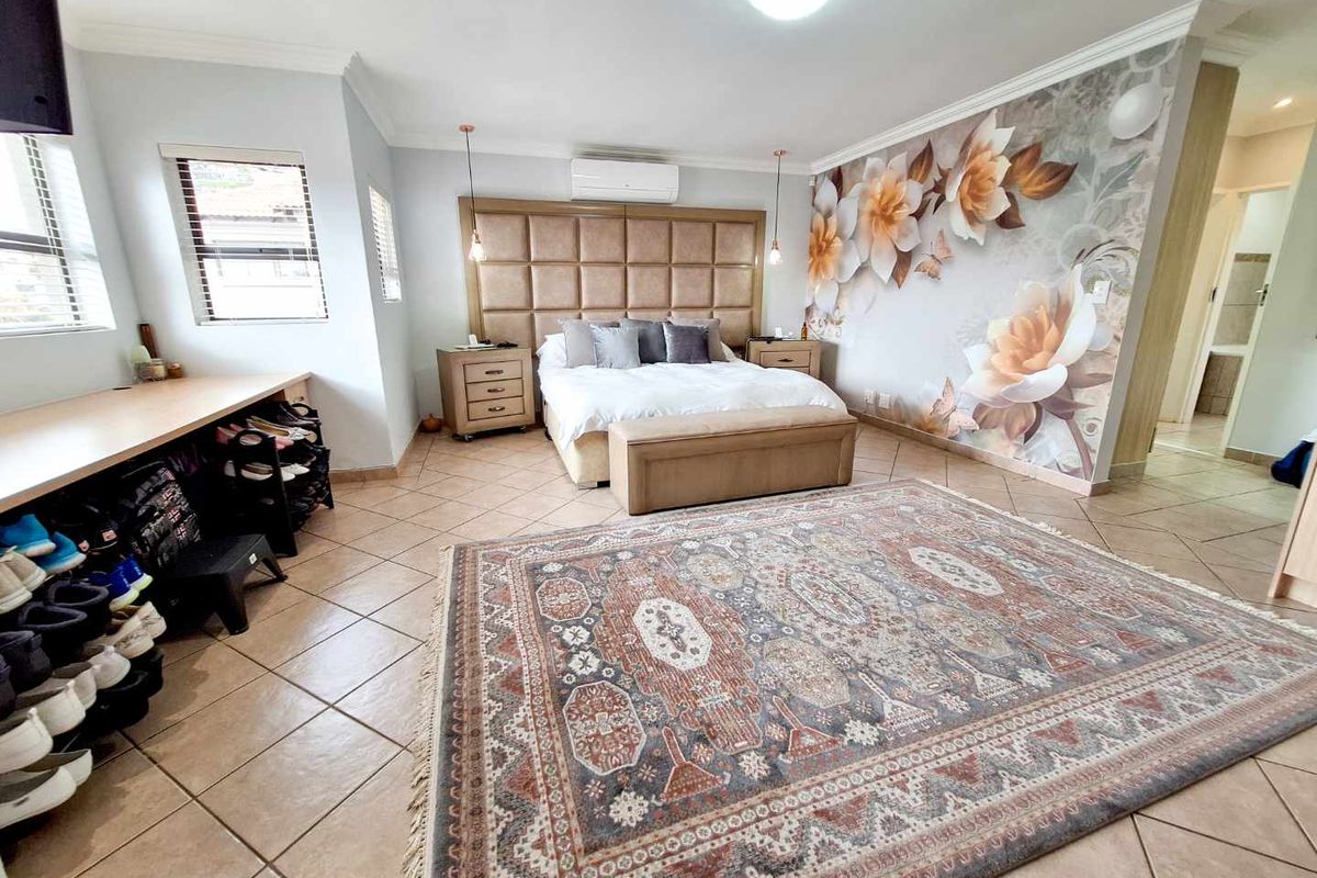 Magnificent 4 Bedroom Mansion for Sale in the popular The Wilds Security Estate! The Entertainers Dream! - Photo 3