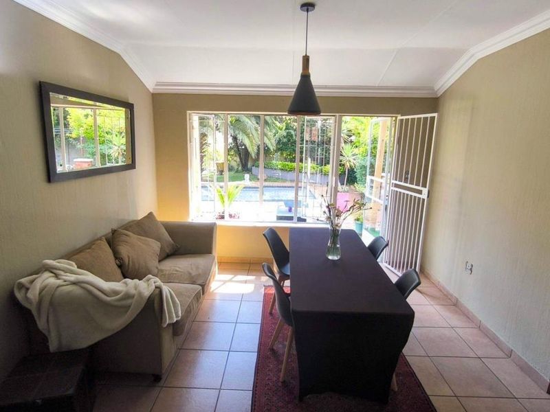 Versatile Family Home with Two Income-Generating Flats - Photo 4