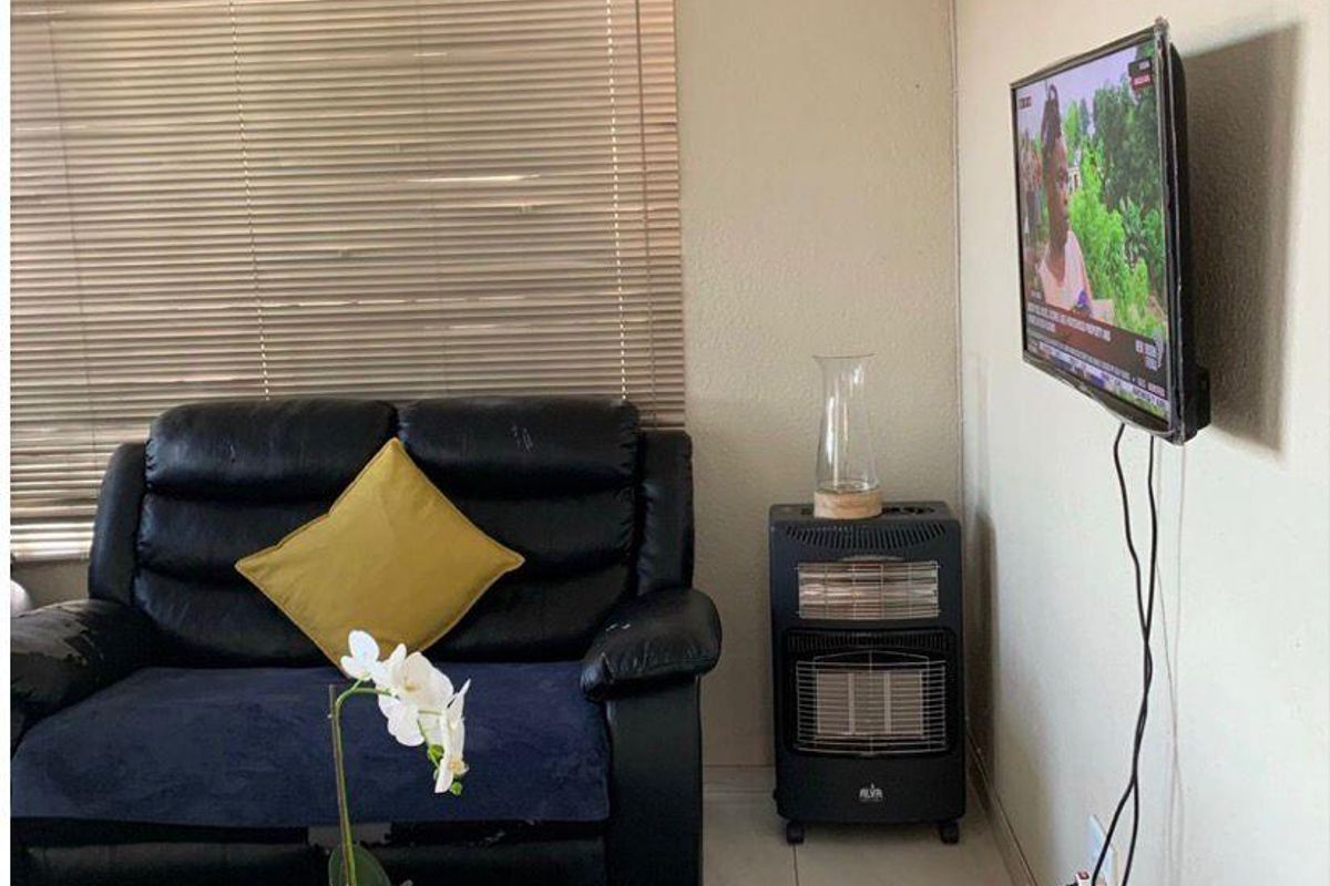 2 Bedroom House for Sale in Soshanguve East, Ext 5 - Photo 4