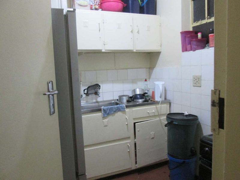 A VERY BEAUTIFUL BACHELOR FLAT FOR SALE IN PRETORIA CENTRAL  BARGAIN - Photo 6