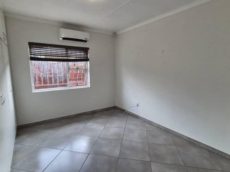 Townhouse for sale - Photo 5