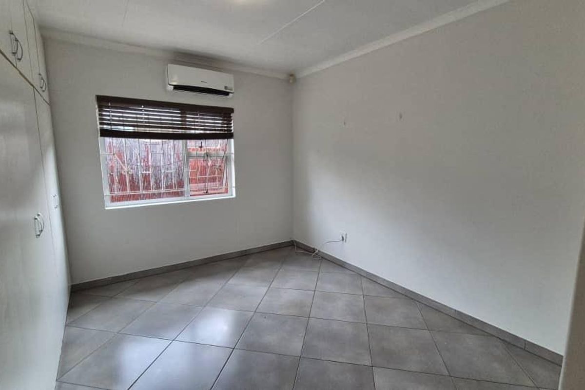 Townhouse for sale - Photo 5