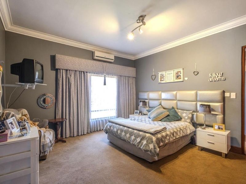 Refined Luxury Country Living with Exceptional Development Potential in Pretoria East - Photo 5