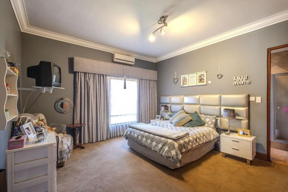 Refined Luxury Country Living with Exceptional Development Potential in Pretoria East - Photo 5