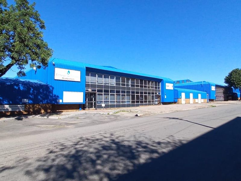 470 m2 Industrial Warehouse | Benrose - Photo 1