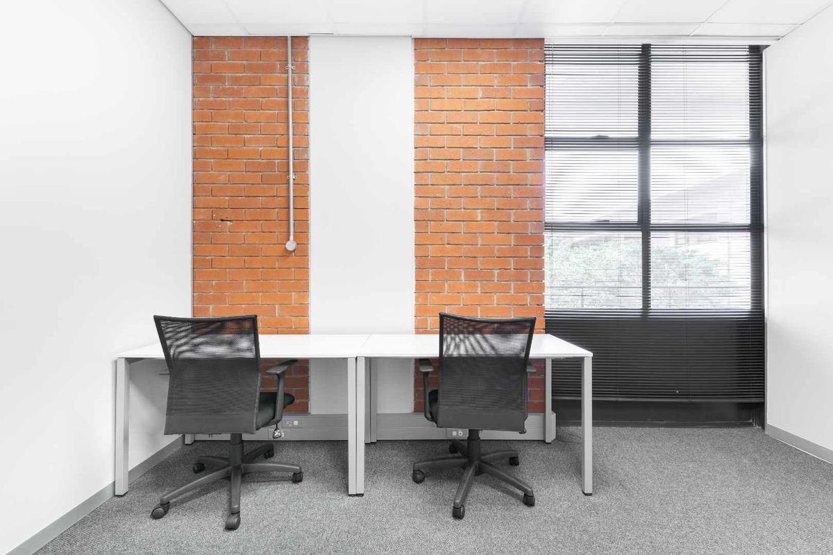 Private office space tailored to your business’ unique needs in Regus Black River Park - Photo 2