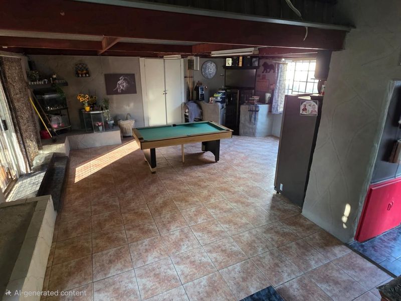 Spacious 3 Bedroom house with 1 bedroom Flatlet in Noordhoek - Photo 9