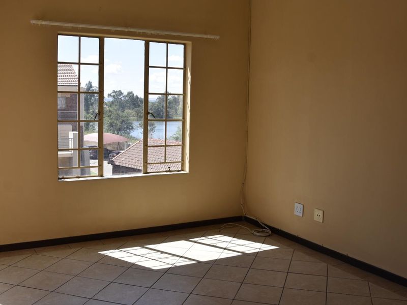 One bedroom apartment with balcony - Photo 7