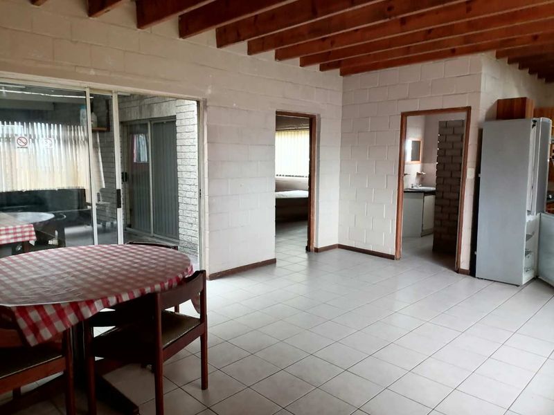 Bettys Bay-5 Bedroom Double Storey - Photo 4