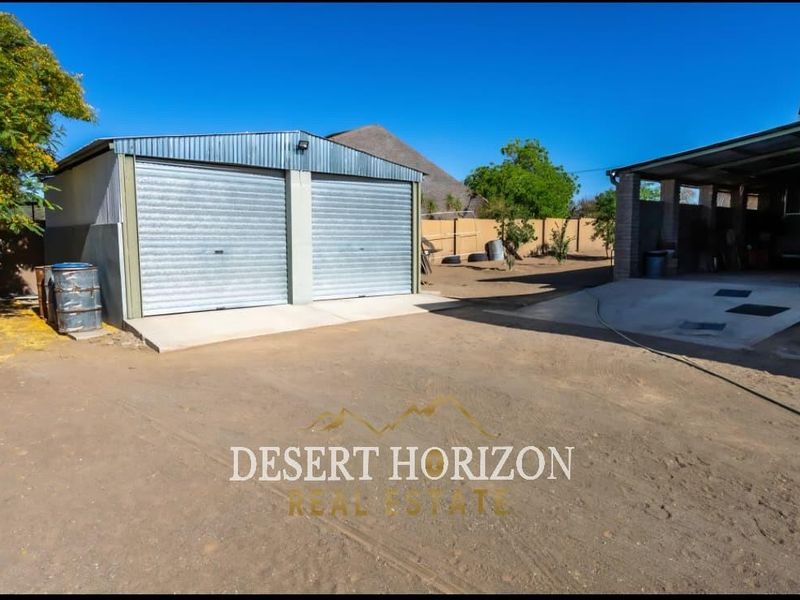 Karas Region, Keetmanshoop | Spacious Family Home with Flat - Photo 6