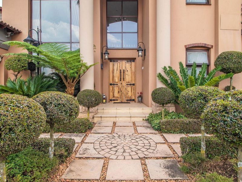 Experience Refined Living in the Monte Cristo Estate! - Photo 3