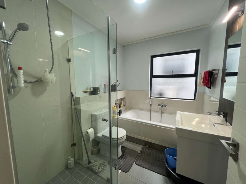 Practical and Comfortable 2 Bed Apartment - Photo 7