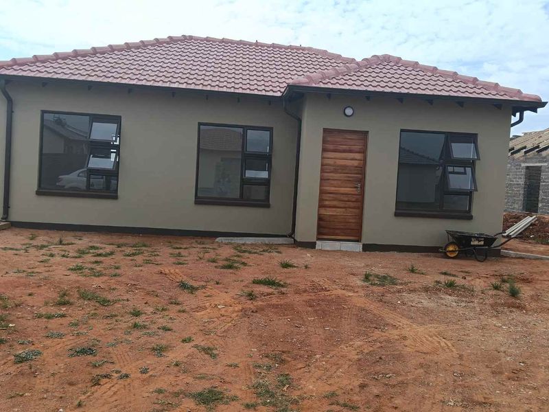 NEW DEVELOPMENTS IN CRYSTAL PARK - Photo 5