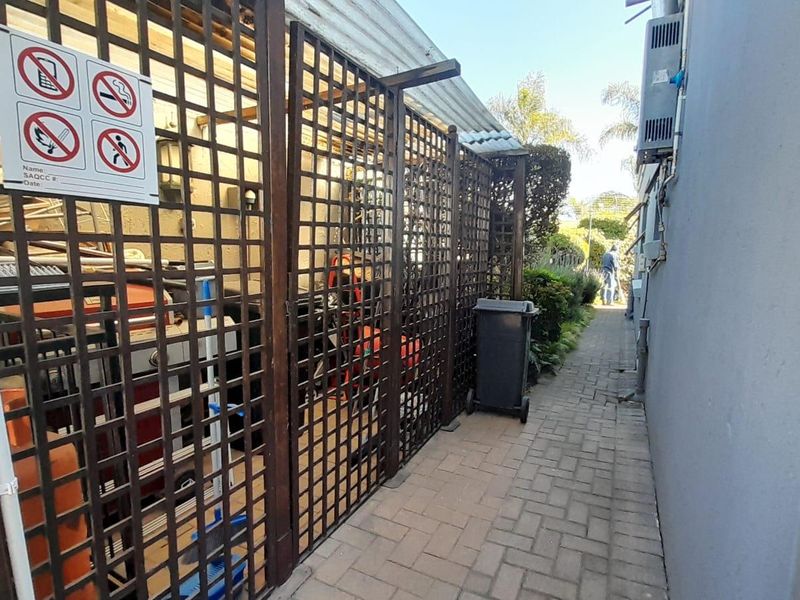Beautiful Lock up and Go Cluster - Photo 9