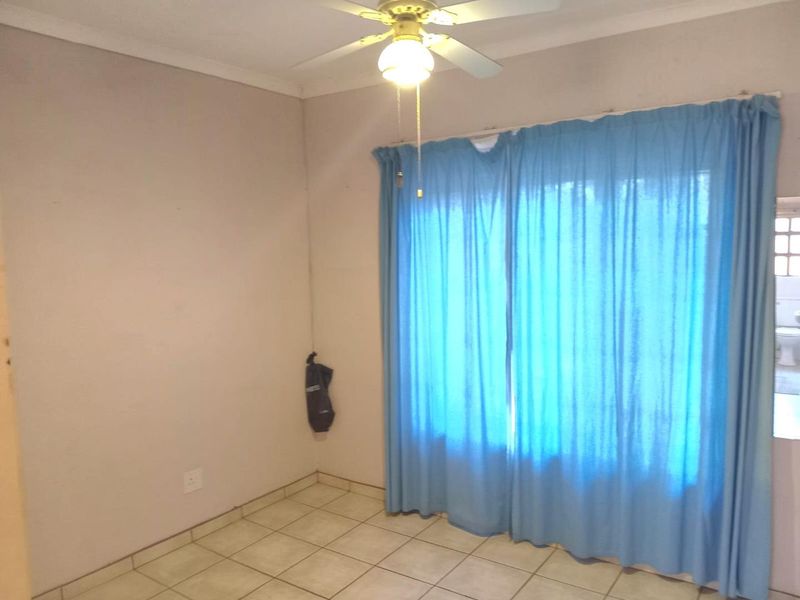 Spacious 3-Bedroom Apartment in Secure Complex (SOLE MANDATE) - Photo 9