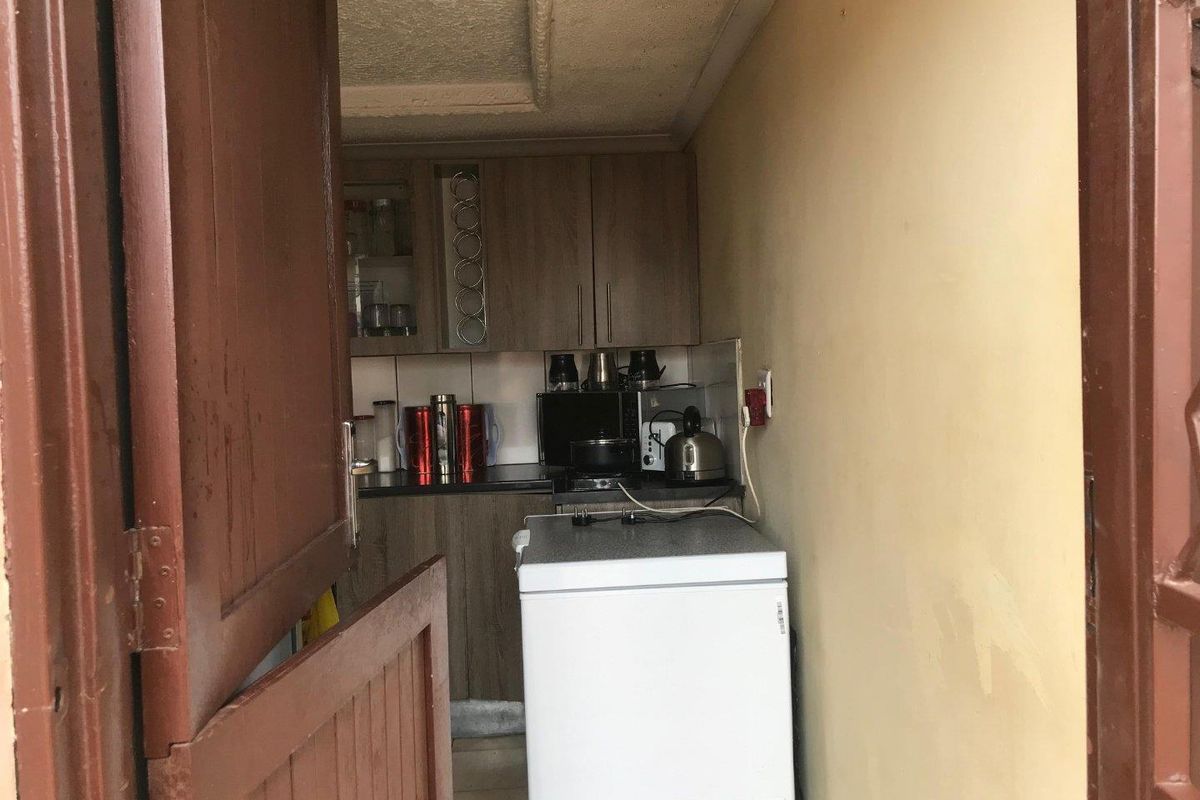 3 Bedroom House for sale - Photo 3