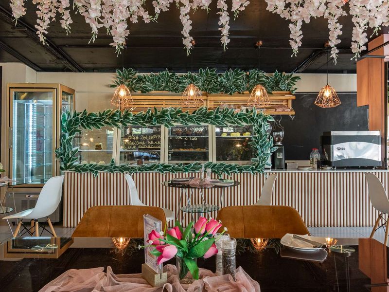 Modern 1-Bedroom Apartment – The Manhattan, Century City - Photo 8