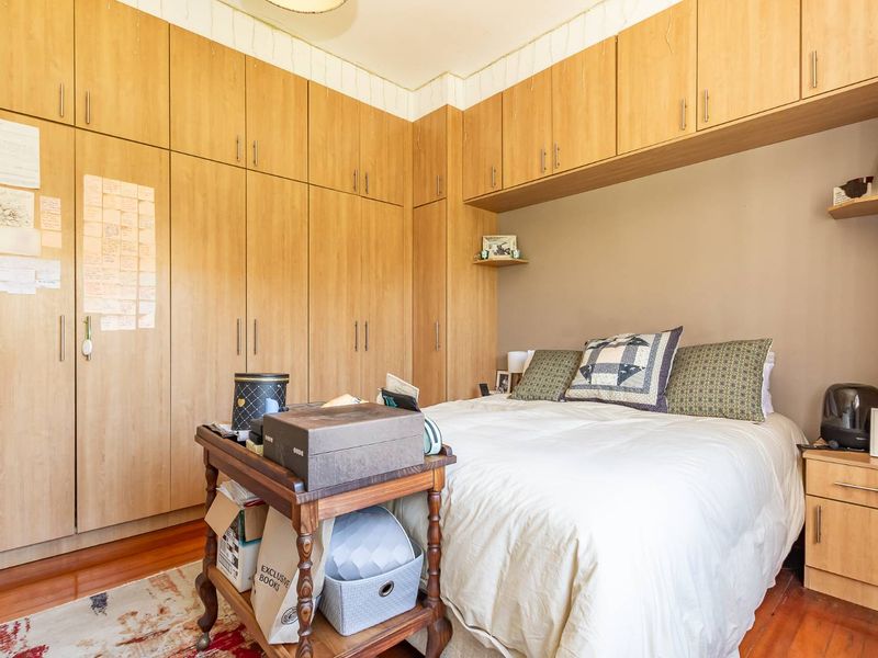 Spacious 2-Bedroom Apartment with Private Garden in Kenilworth - Photo 8