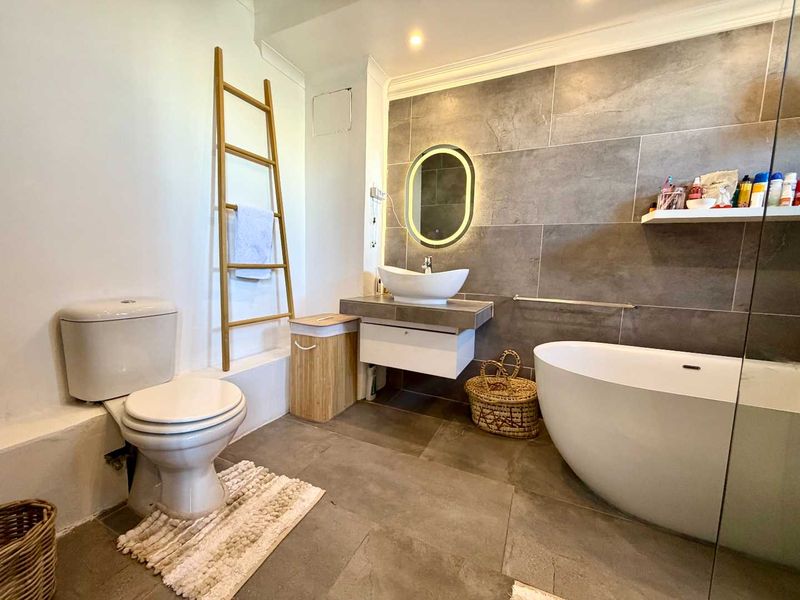 Fully Furnished One Bedroom Apartment- Woodstock - Photo 7