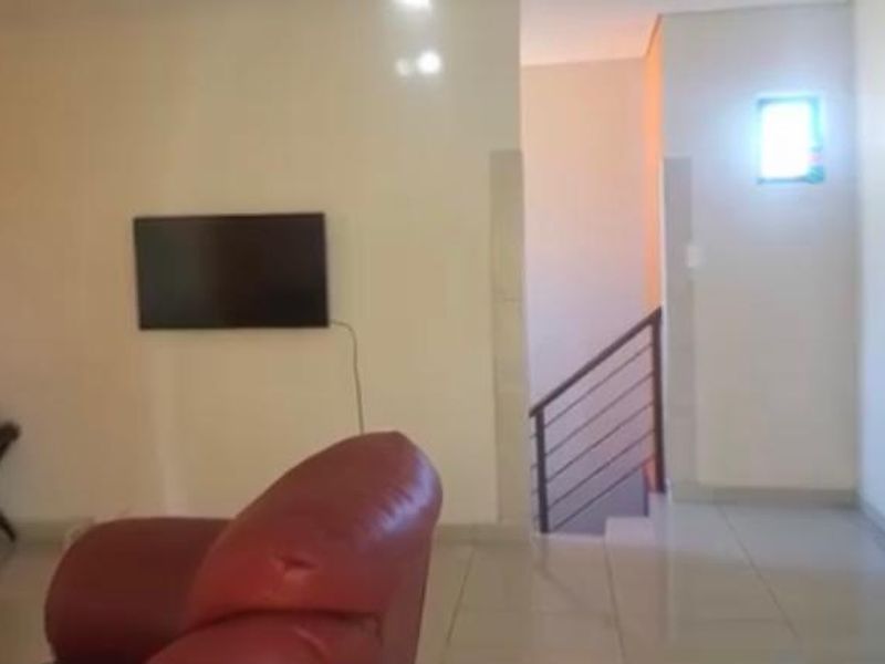 FOR SALE- 5 BEDROOM HOUSE IN WINDHOEK GRYSBLOCK, NAMIBIA - Photo 7