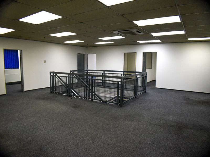 787m2 Office To Let in Isando Business Park - Photo 7