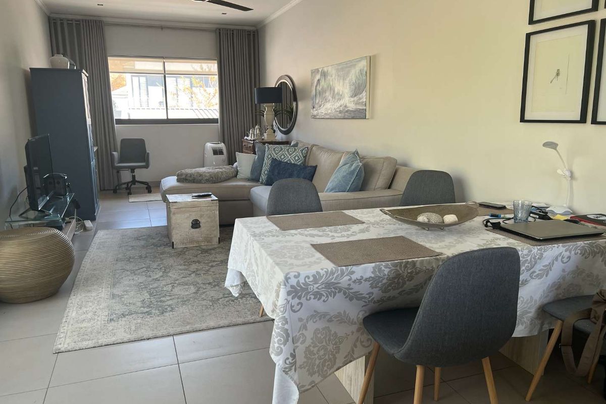 VERY ATTRACTIVE 1 BEDROOM APARTMENT - Photo 2