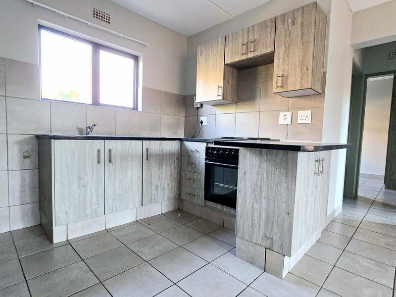 Neat & Secure 2-Bedroom Apartment – Ideal for First-Time Buyers or Investors - Photo 1