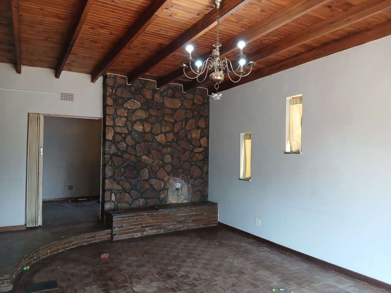 Family Home with Cottage for sale - Photo 2