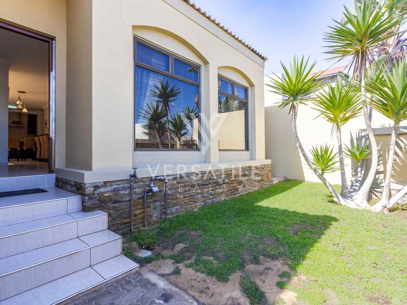 Dolphin Beach - Photo 2