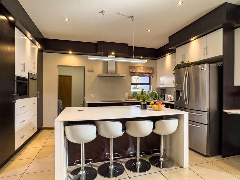 Gem of a family home in Midlands Estate - Photo 8