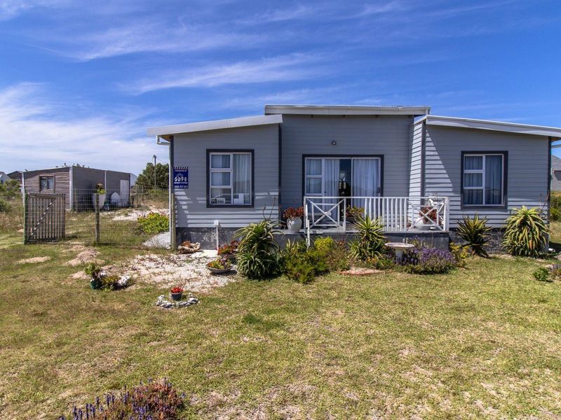 Four Bedroom Holiday Home - De Kelders - Photo 2