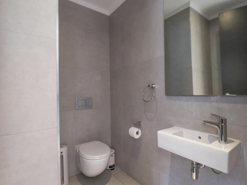 A FULLY FURNISHED HOTEL APARTMENT - Photo 5