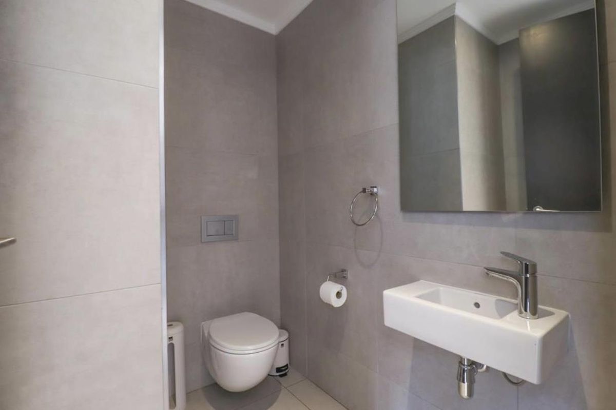 A FULLY FURNISHED HOTEL APARTMENT - Photo 5