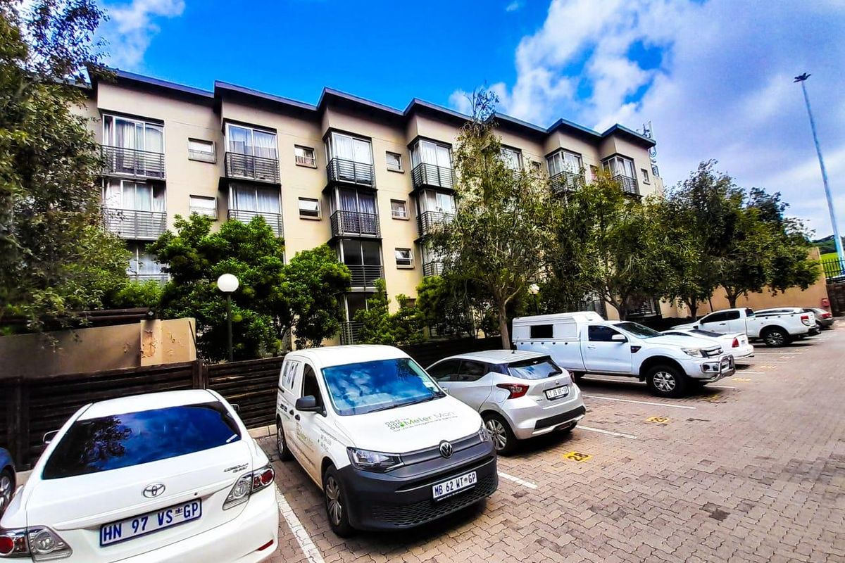 Grasp this ideal investment for student accommodation with substantial rental income! - Photo 4